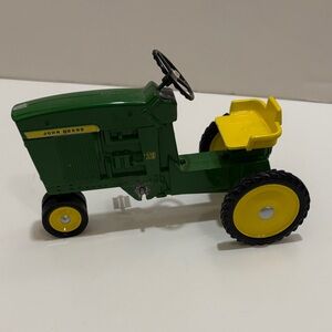 Ertl John Deere Model 20 pedal tractor, item 5917.
